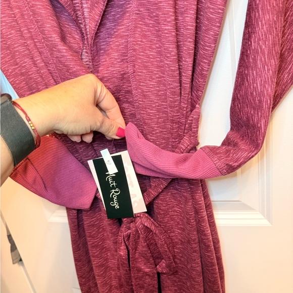 Nuit Rouge Robe - Picture 3 of 5